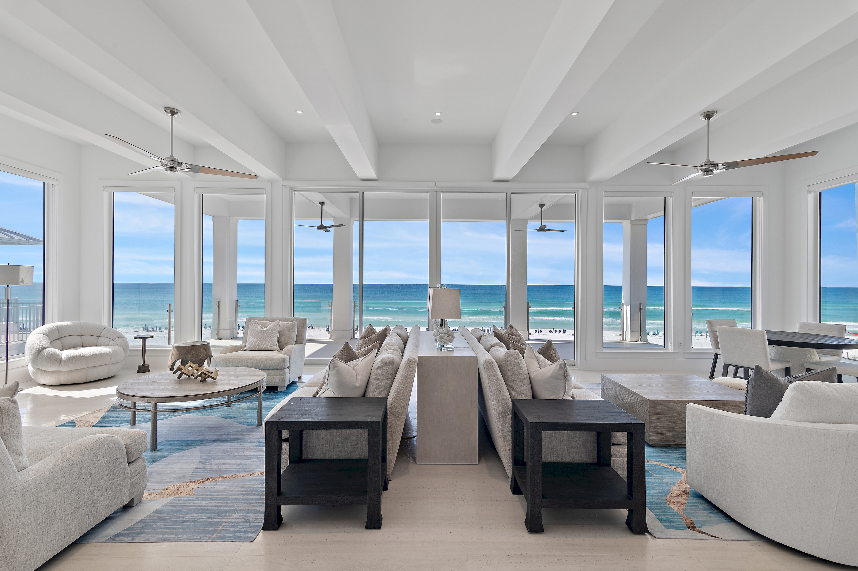 Beachfront Luxury Vacation Home Destin, image size:2800x1863